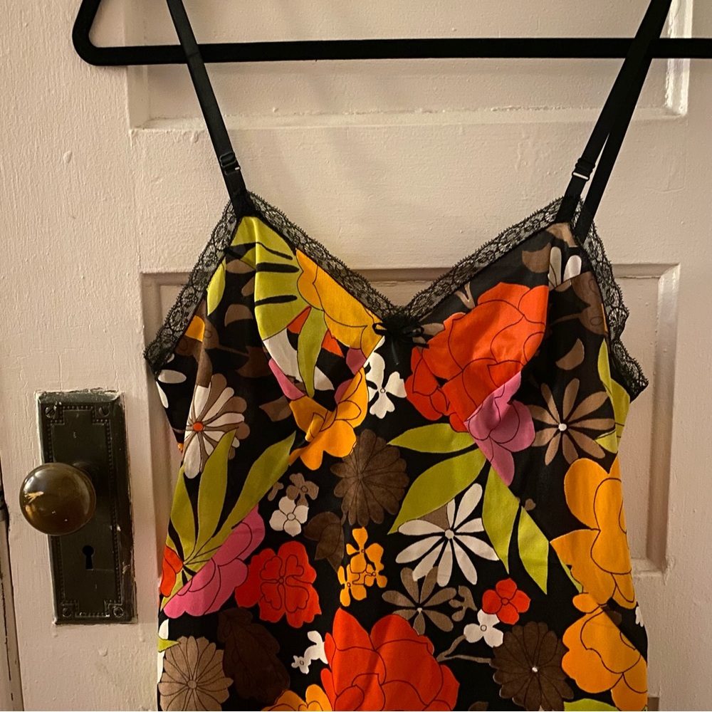 Vintage 1970s Groovy Vanity Fair Chemise